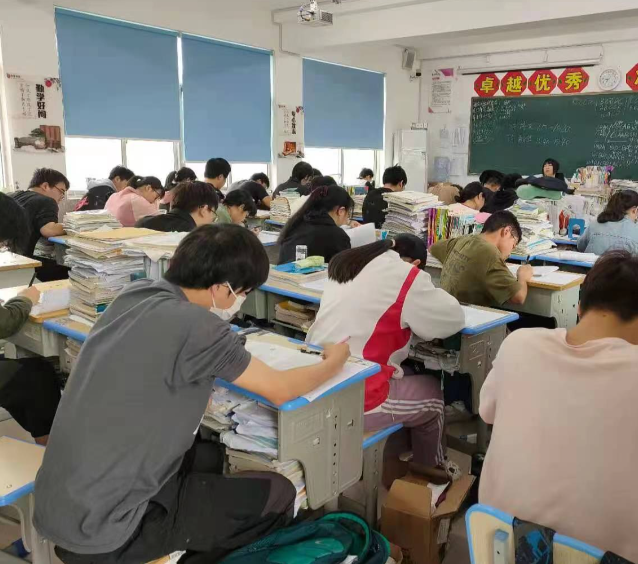 标准处理学生带入学校的智能产品严禁将手机等产品带入课堂 标准处理学生带入学校的智能产品严禁将手机等产品带入课堂